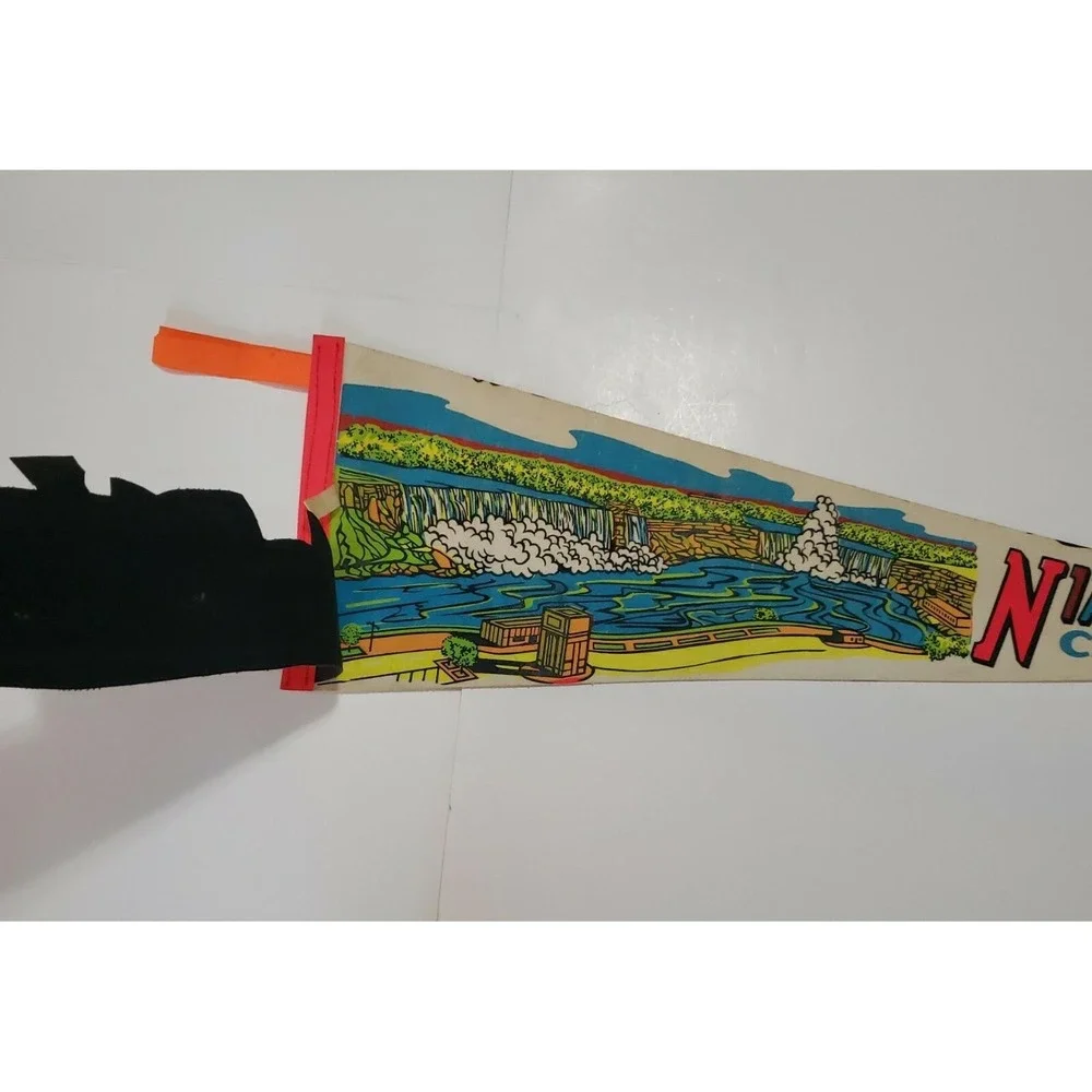 Vintage 1970s Niagara Falls Canada Maid‎ of the Mist 2 layer Felt Flag Pennant